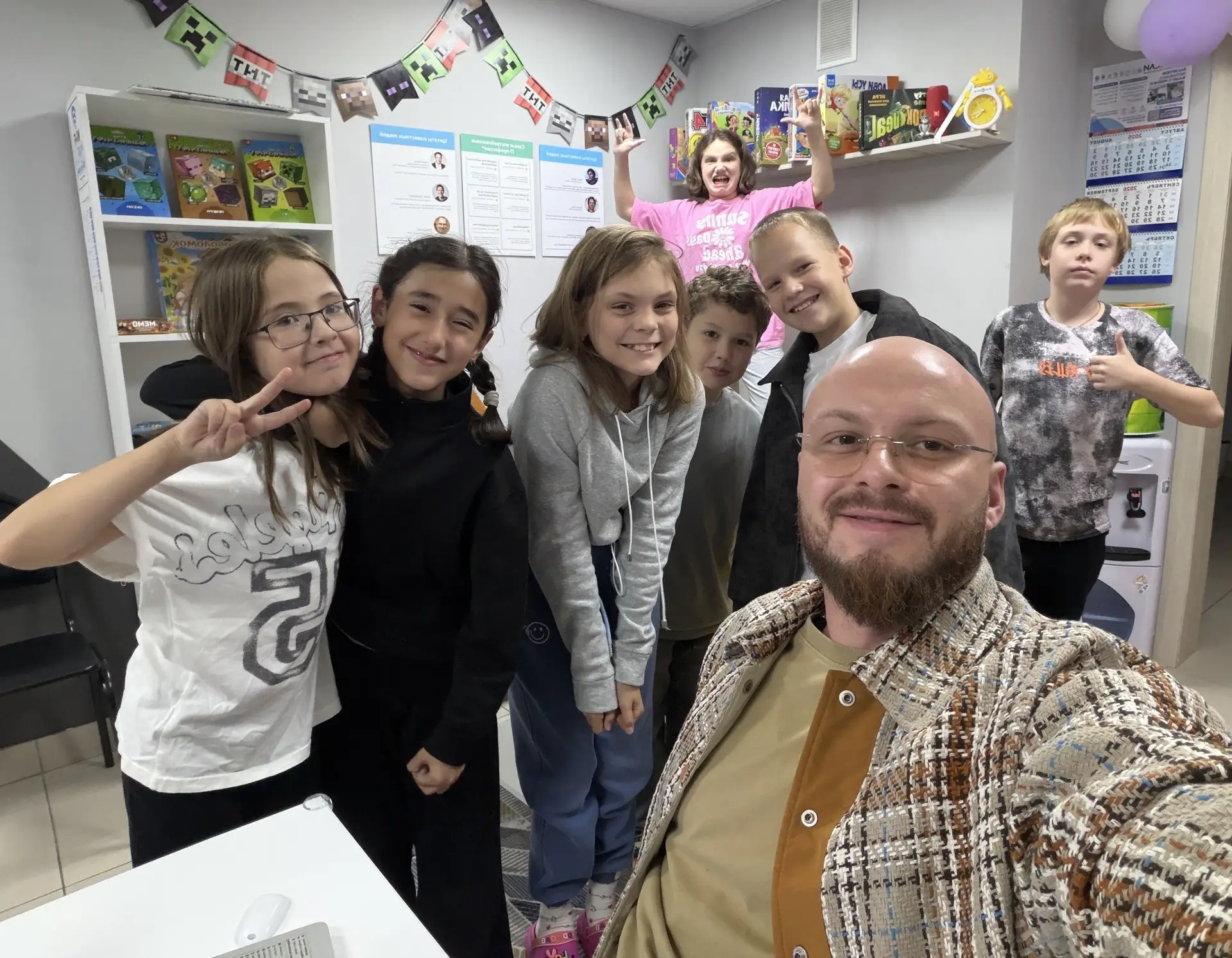 ❗️ Нас ровно 11 (остальные в кабинете)