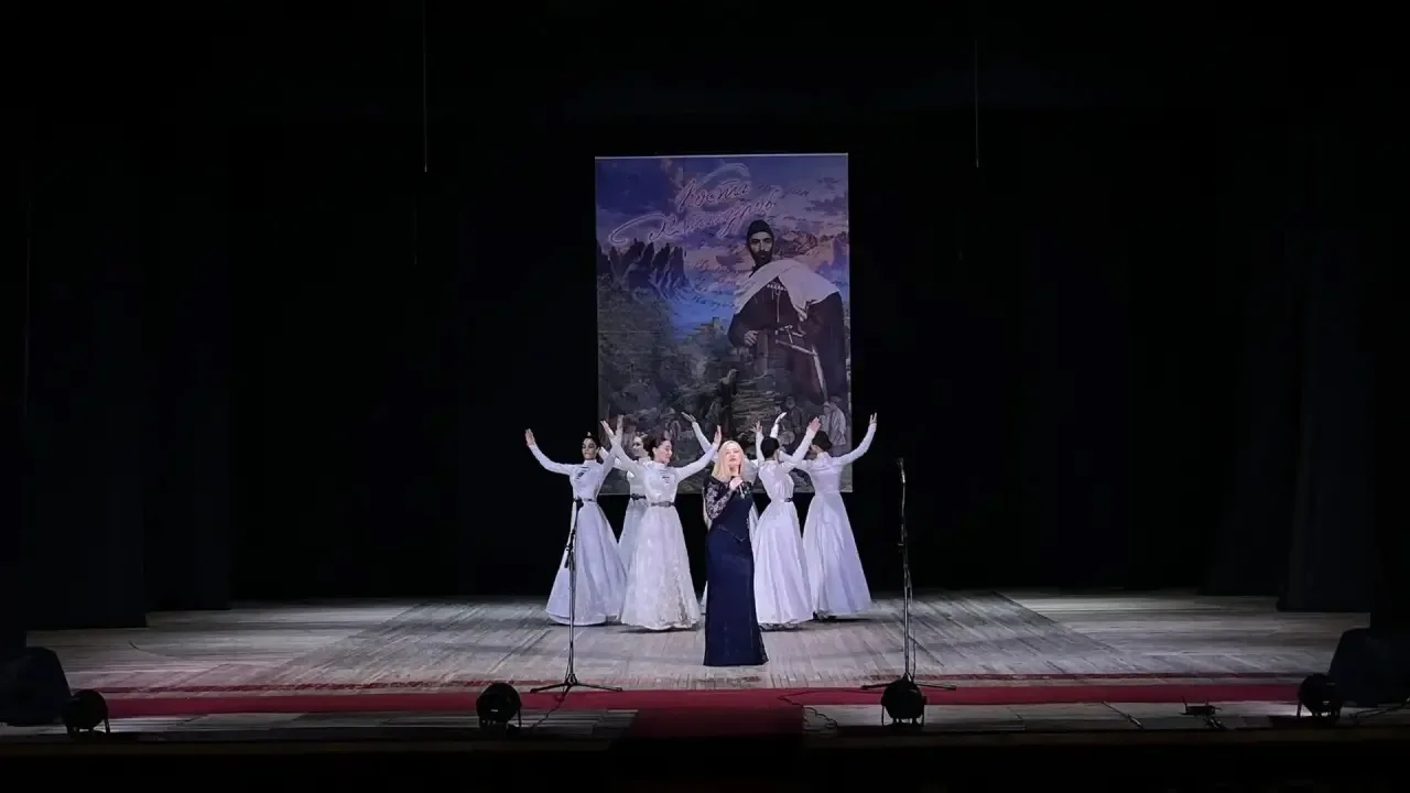 🎶 Сегодня в МБКДУ «Моздокский РДК» прошёл праздничный концерт, посвящённый 167‑летию К...