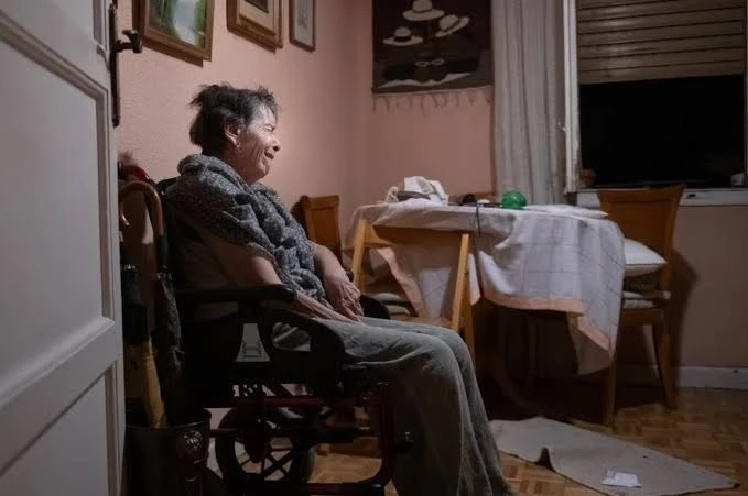 🥺 В Испании суд выселил старушку из квартиры, в которой она прожила всю жизнь – женщин...