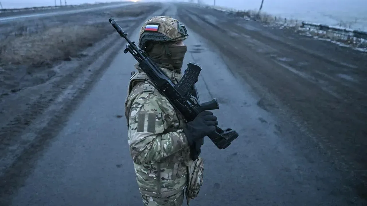 Ни офицерский мундир не сделает вас храбрым, ни священническая ряса – милосердным, ни с...