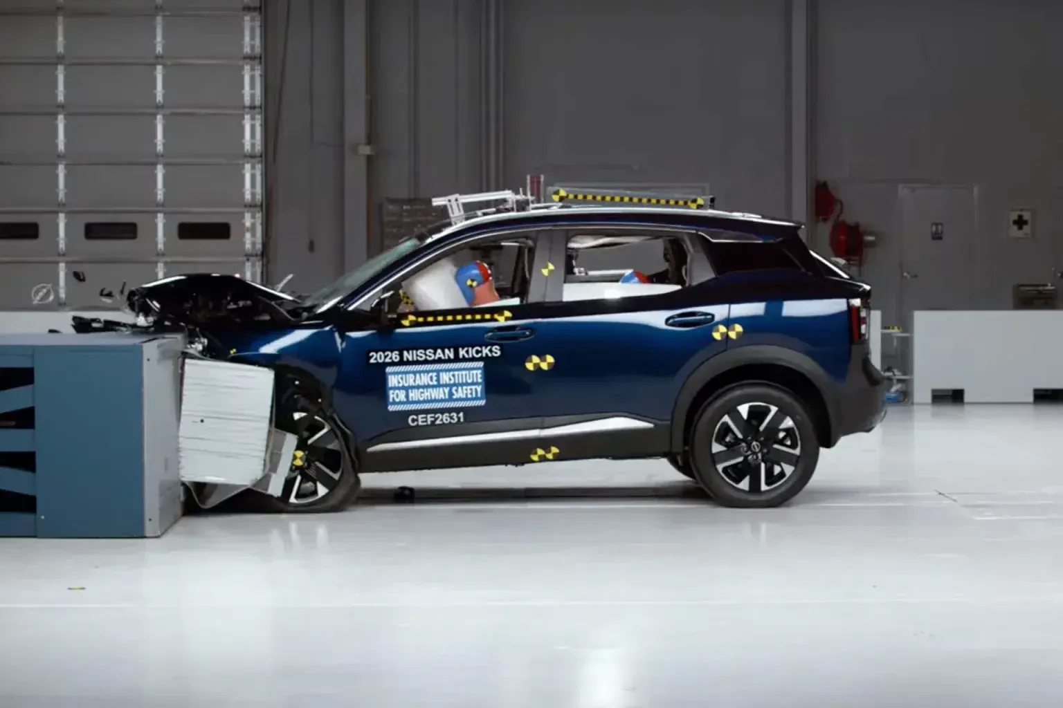 Три кроссовера не прошли обновлённый краш-тест IIHS в США