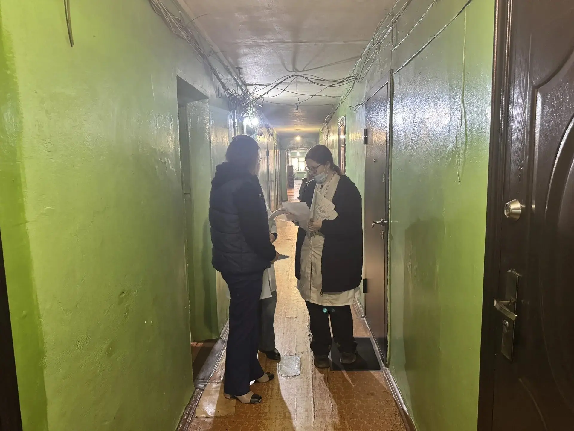 Волонтёры-медики навещают пациентов, которые давно не были в поликлинике