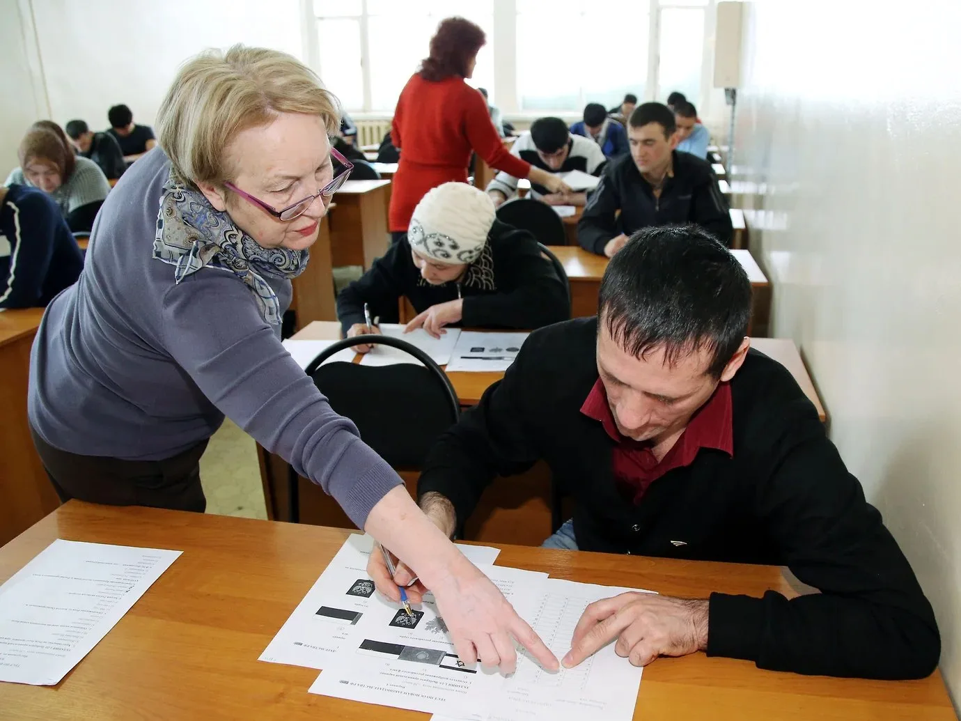📰 Власти готовы смягчать условия привлечения иностранных работников в наиболее дефицит...