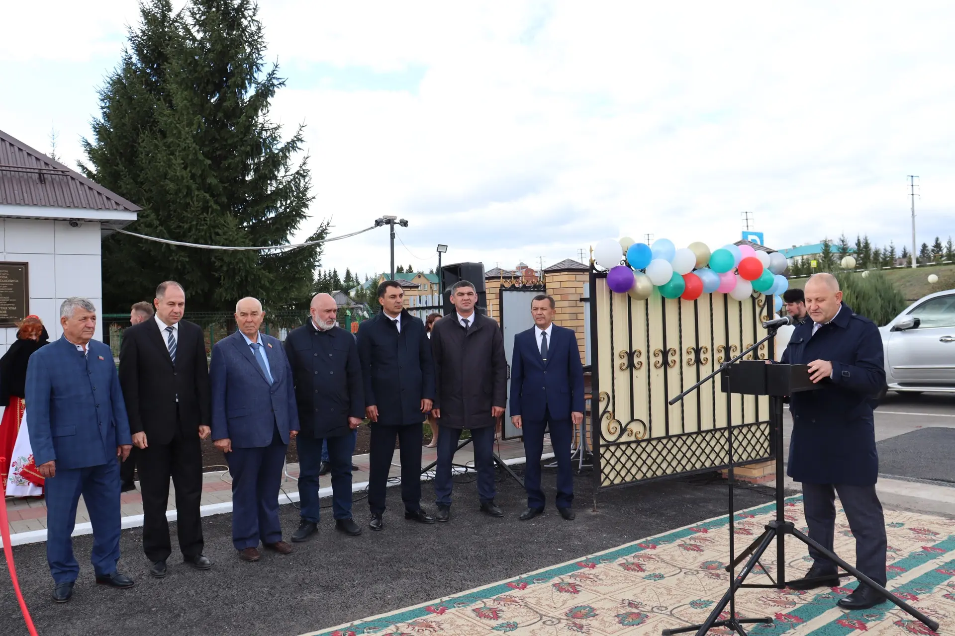 Осень тепла и заботы: двойной праздник в Черемшанском доме-интернате.