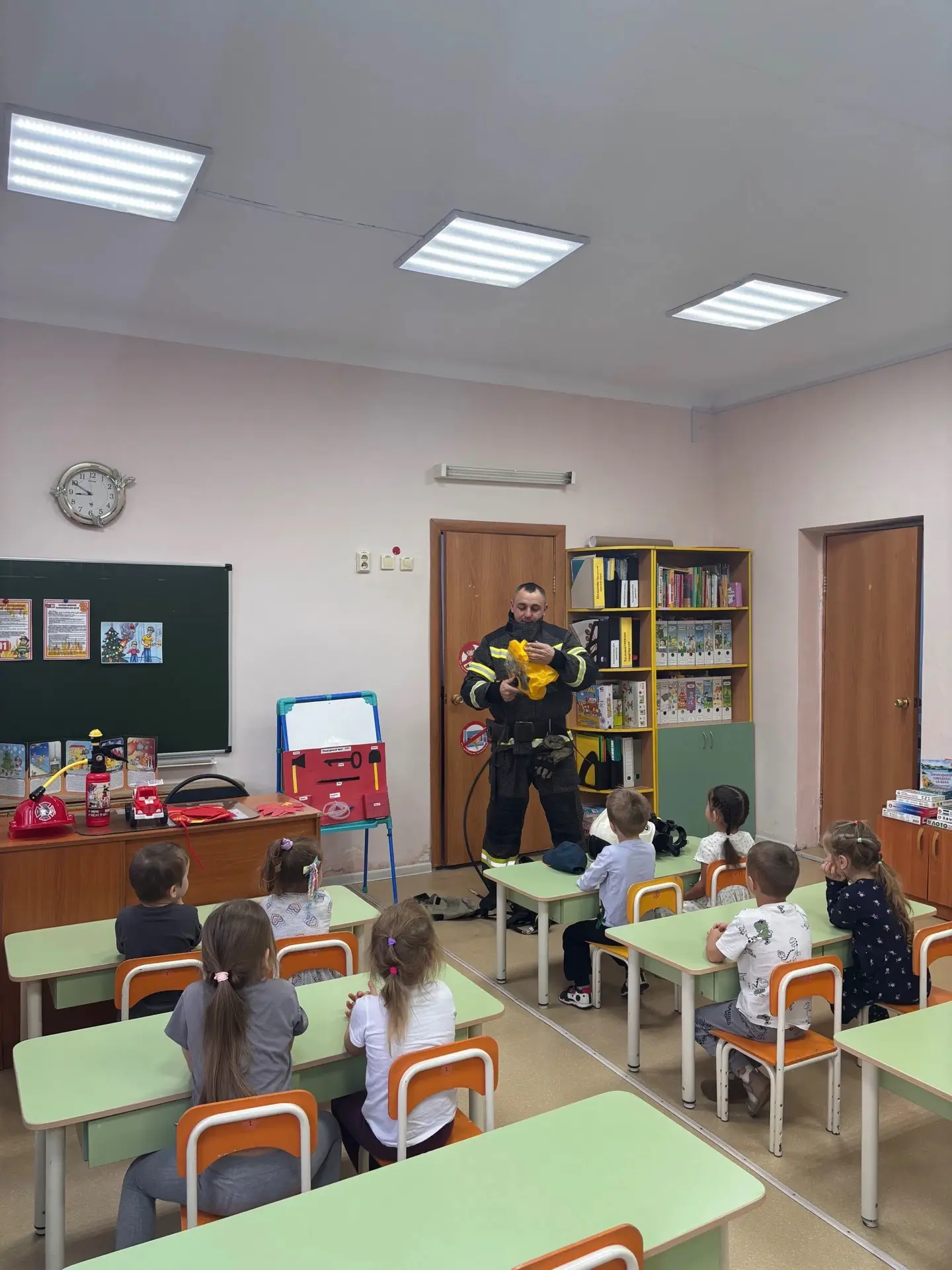 🚒 Знакомство с профессией МЧС в группе «Солнышко» 👨‍🚒