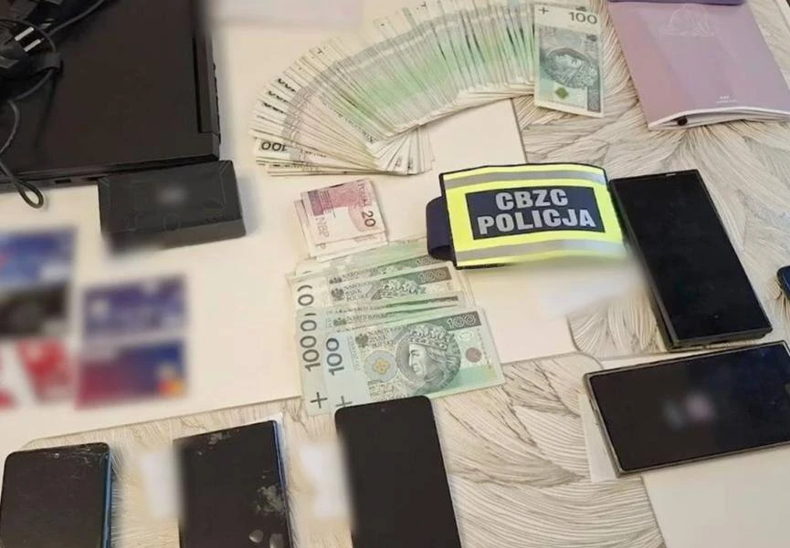 ⚡️ В Польше задержали двух россиян, предположительно связанных с террористическими орга...