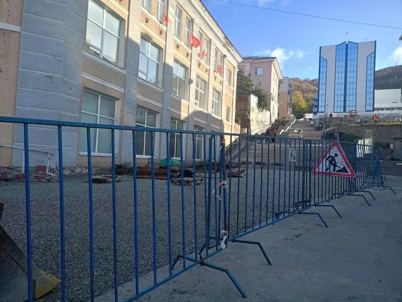 В центре Петропавловска обновляют лестницы между Ленинской, Советской и Партизанской