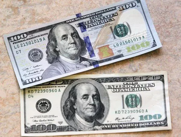 Обязательно ли брать на отдых новые доллары? 💵