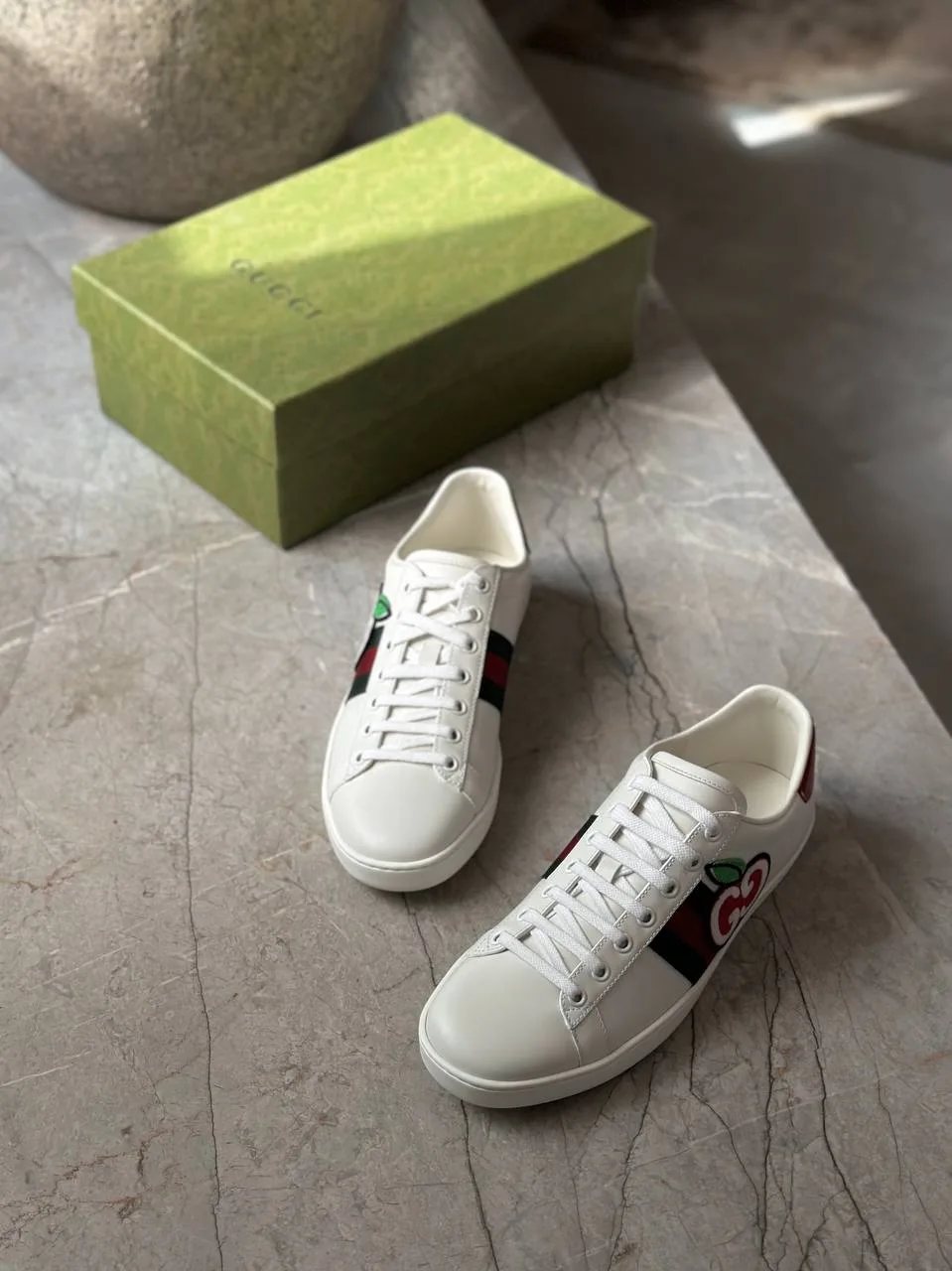 Новые кроссовки Gucci Ace, маркировка 38.5, в комплекте коробка.