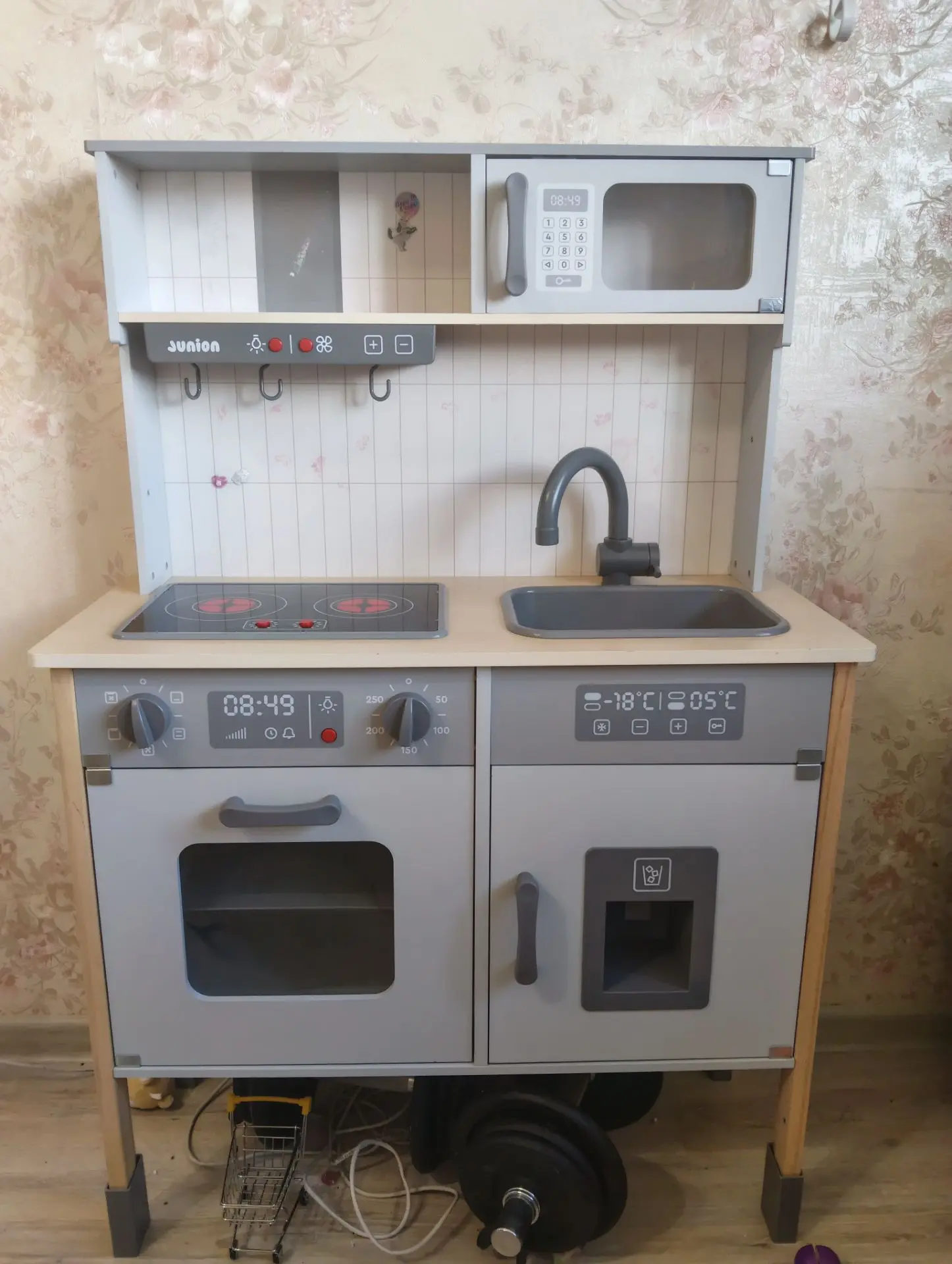 Продам детскую кухню.