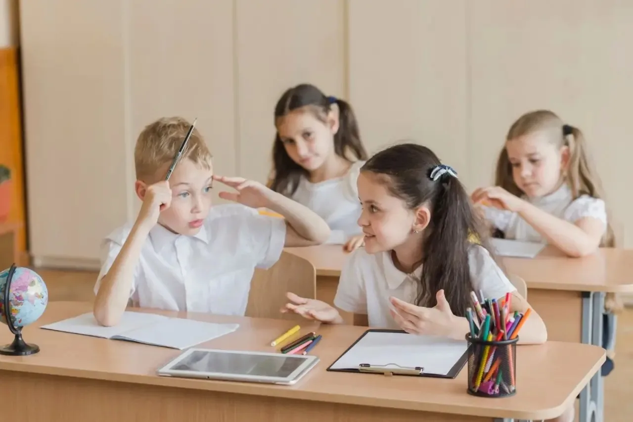 🧑‍🏫 «Продлёнок» для учеников 1–4 классов в школах Амурской области стало существенно ...