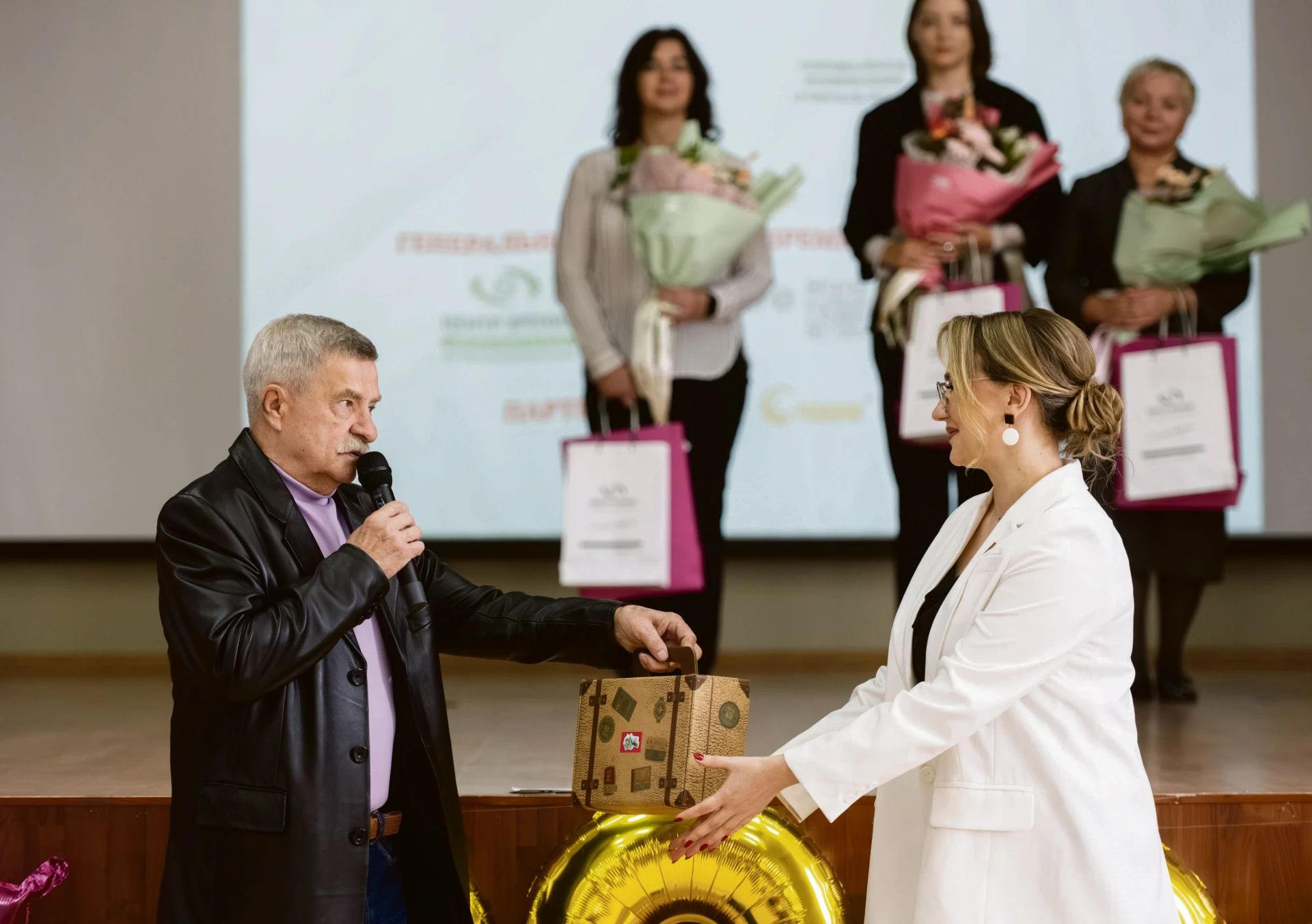 🏆 Редакция «Иркутска» организовала и провела сразу два конкурса, посвященных педагогам...