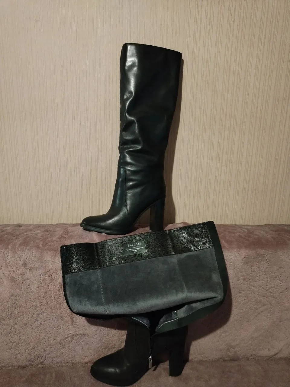 Продам сапоги зимние (Basconi) кожаные, в хорошем состоянии. Размер 38, на узкую ногу. ...