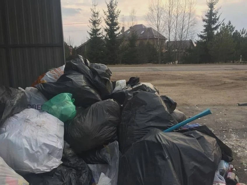 В Куйбышево временно остановили вывоз ТКО