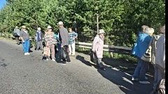 Сегодня автобус номер 9,рейс на 7 52 сломался во время движения. От конечной остановки ...