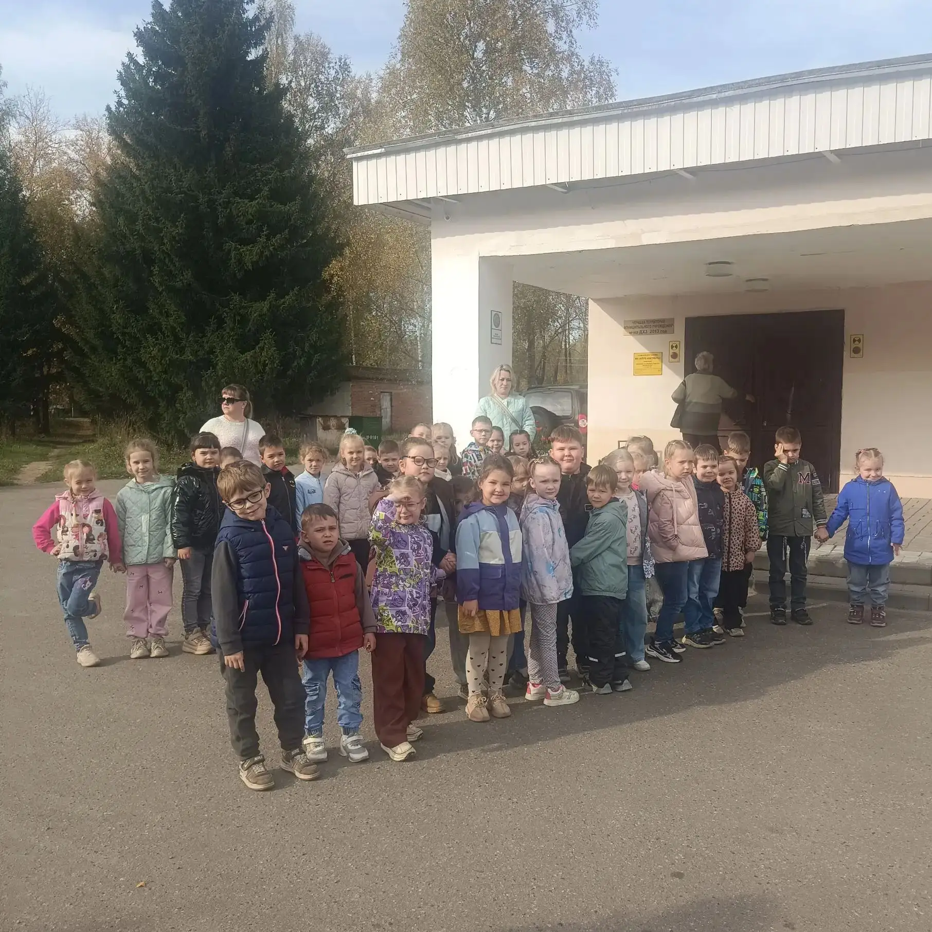 🎪✨В конце сентября наши ребята из группы «Незнайка» побывали в настоящем цирке. Клоуны...