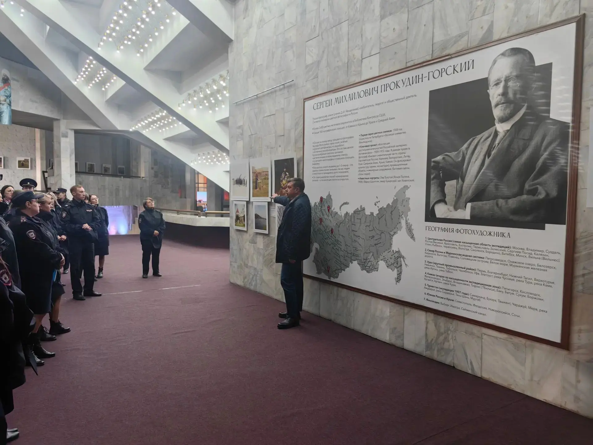 📸 Сохраняя историю в цвете: сотрудники УМВД России по Еврейской автономной области пос...