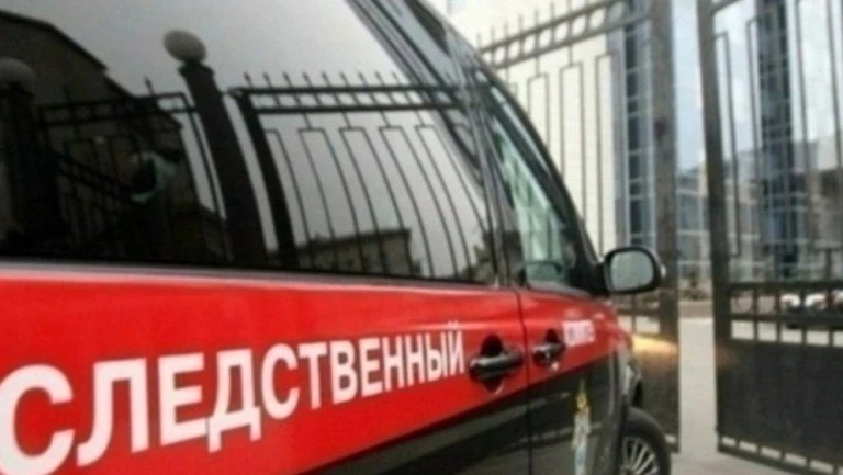В Советском районе ранним утром загорелся жилой дом на Тридцатке. Ликвидация пожара зан...