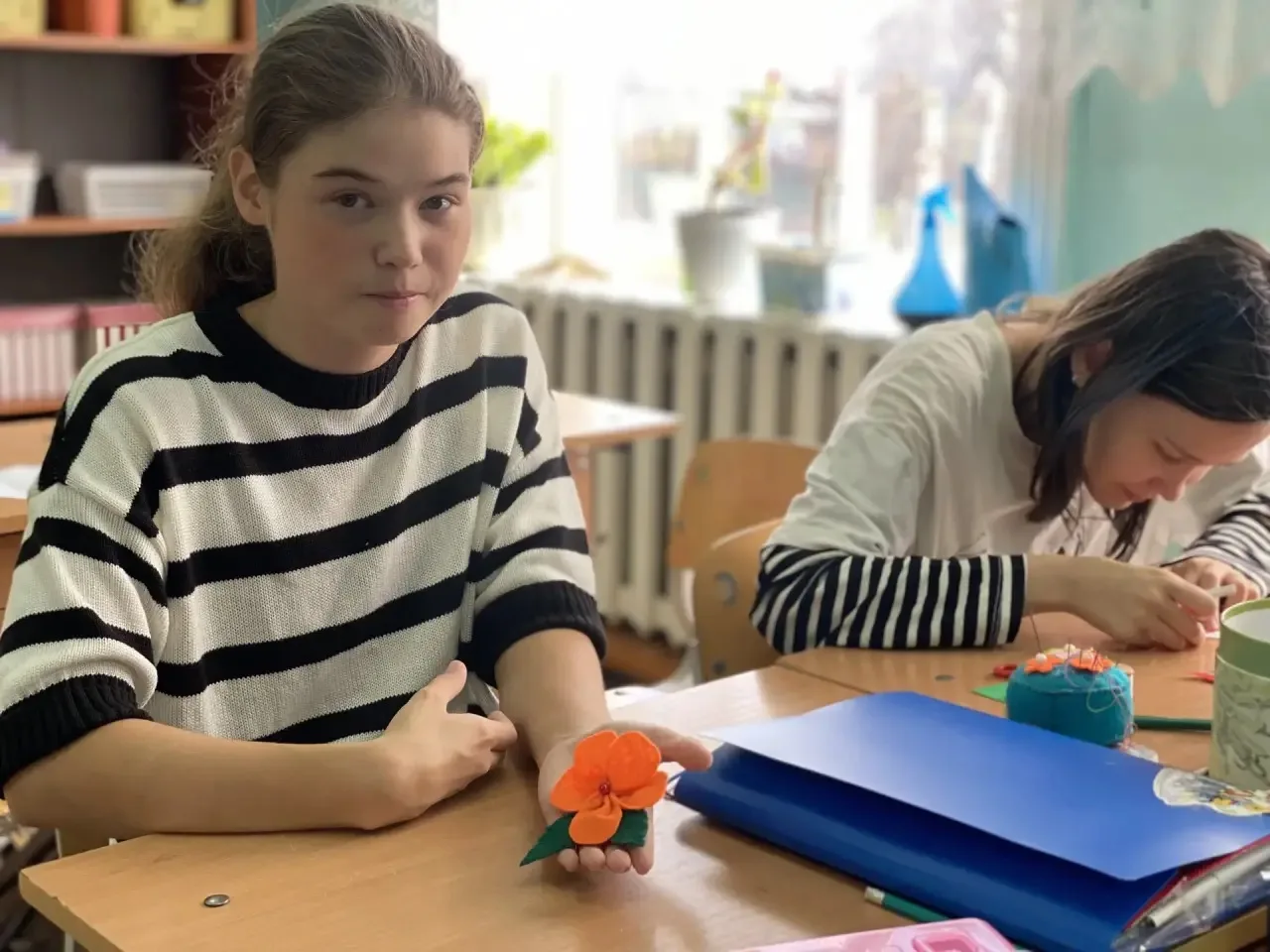 В нашей школе всегда царит особая атмосфера, но в эти дни она стала по-настоящему семей...
