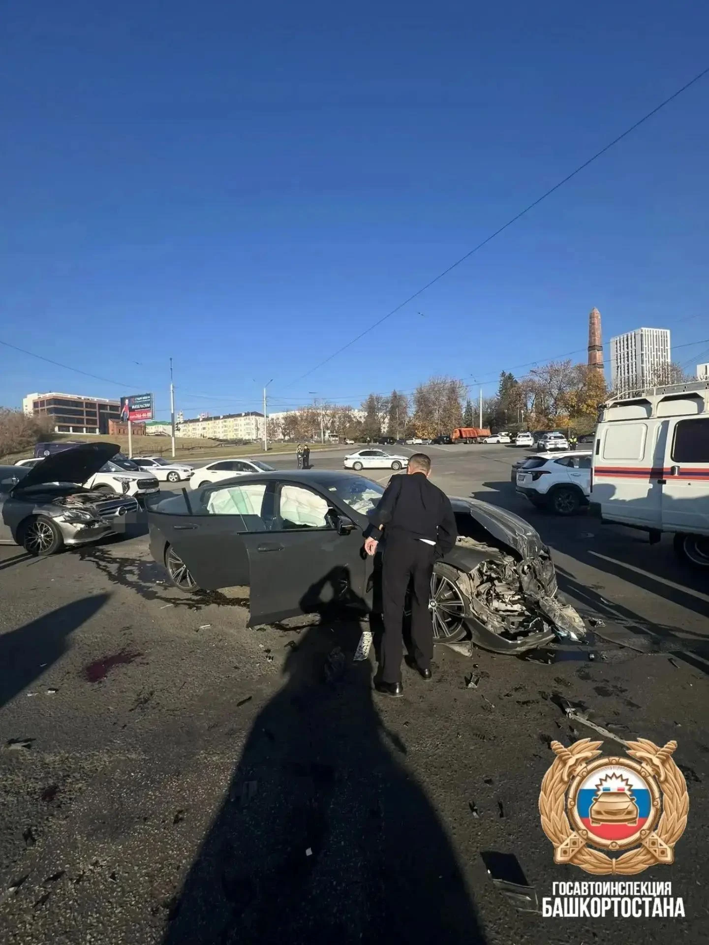 В результате массовой аварии в больницы города для обследования направлены 6 детей (воз...