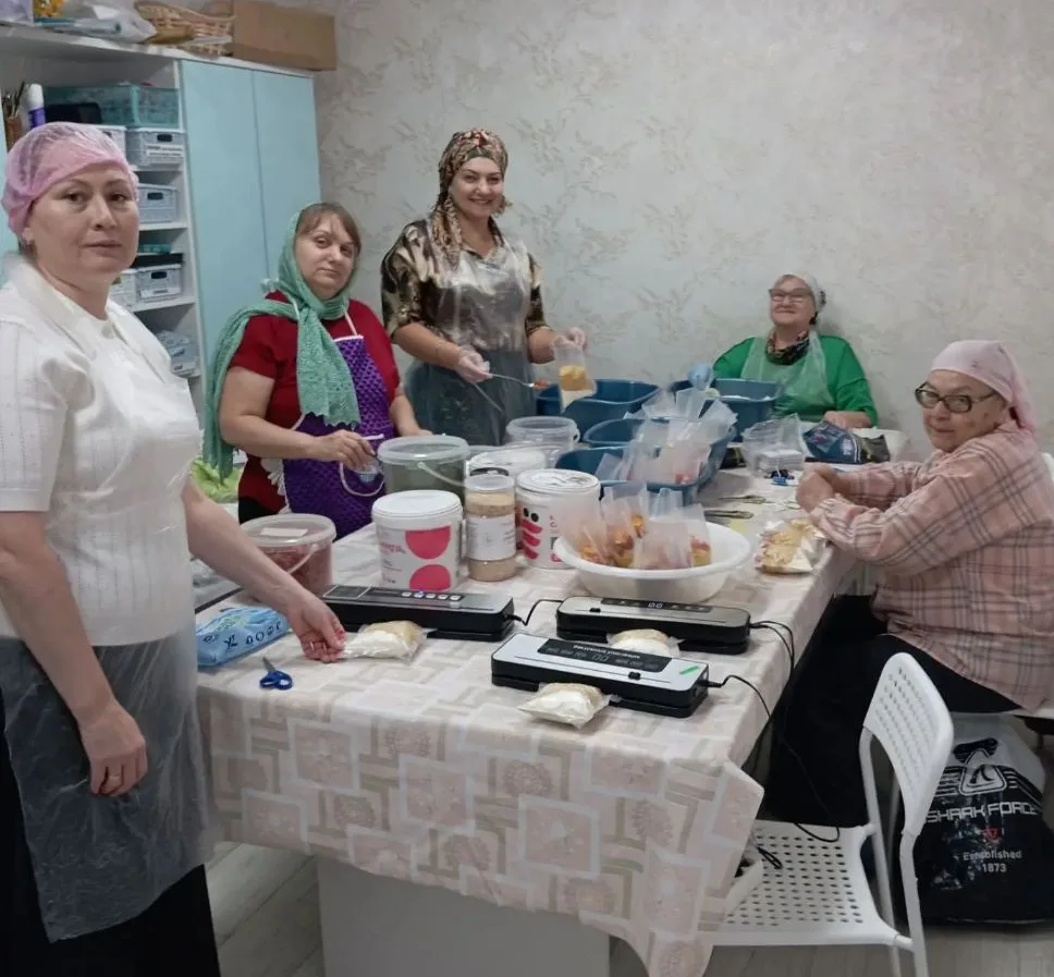 Прямо сейчас в Храме иконы Божией матери Феодоровская идёт фасовка вкусного и полезного...