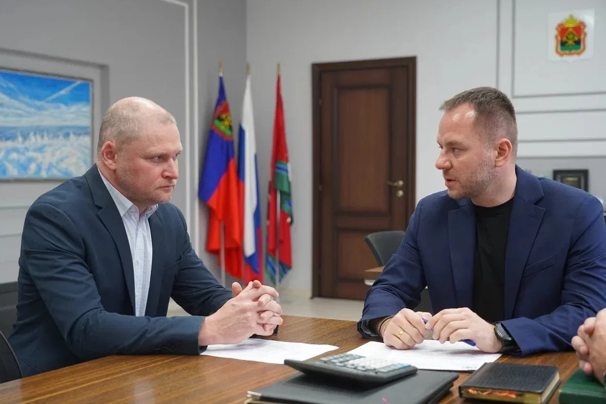 Обсудили с министром транспорта Кузбасса Константином Андреевичем Лопатенко нынешнюю си...