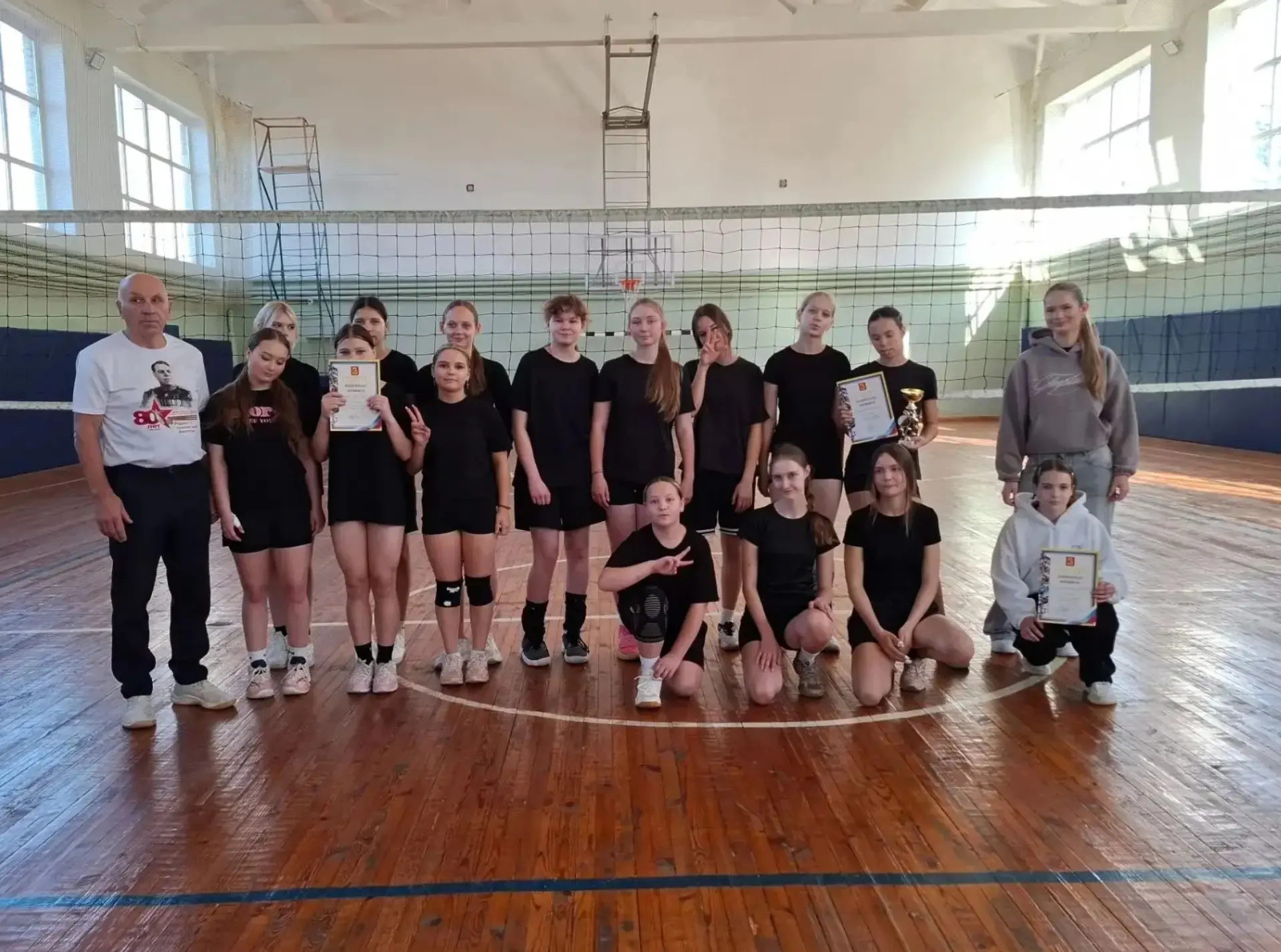 В спортивном комплексе «Машиностроитель» состоялся открытый турнир по волейболу среди д...
