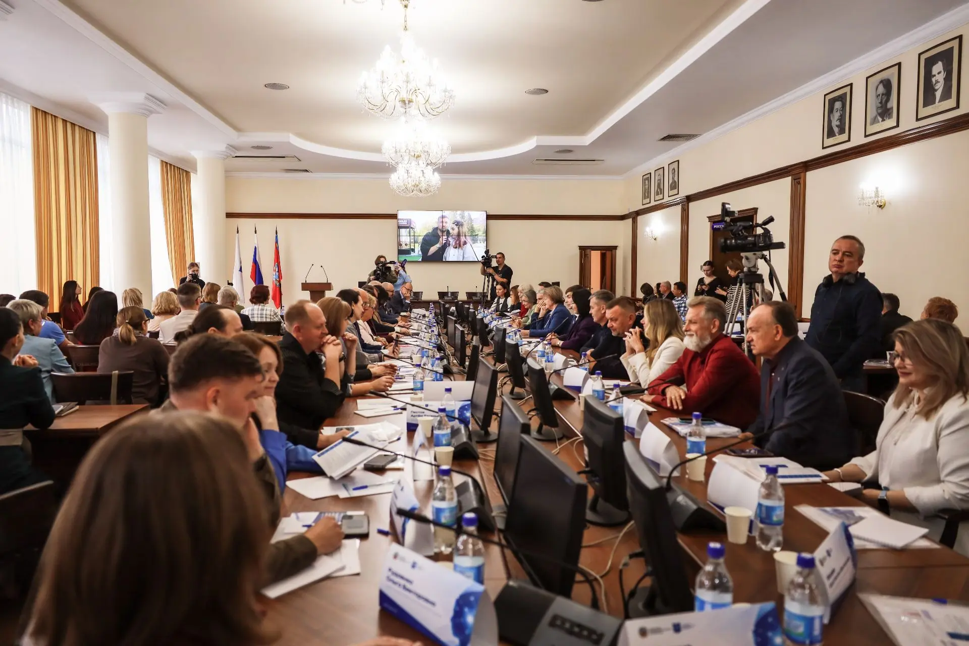 В АлтГУ состоялся круглый стол «Подготовка кадров для креативной экономики Алтайского к...