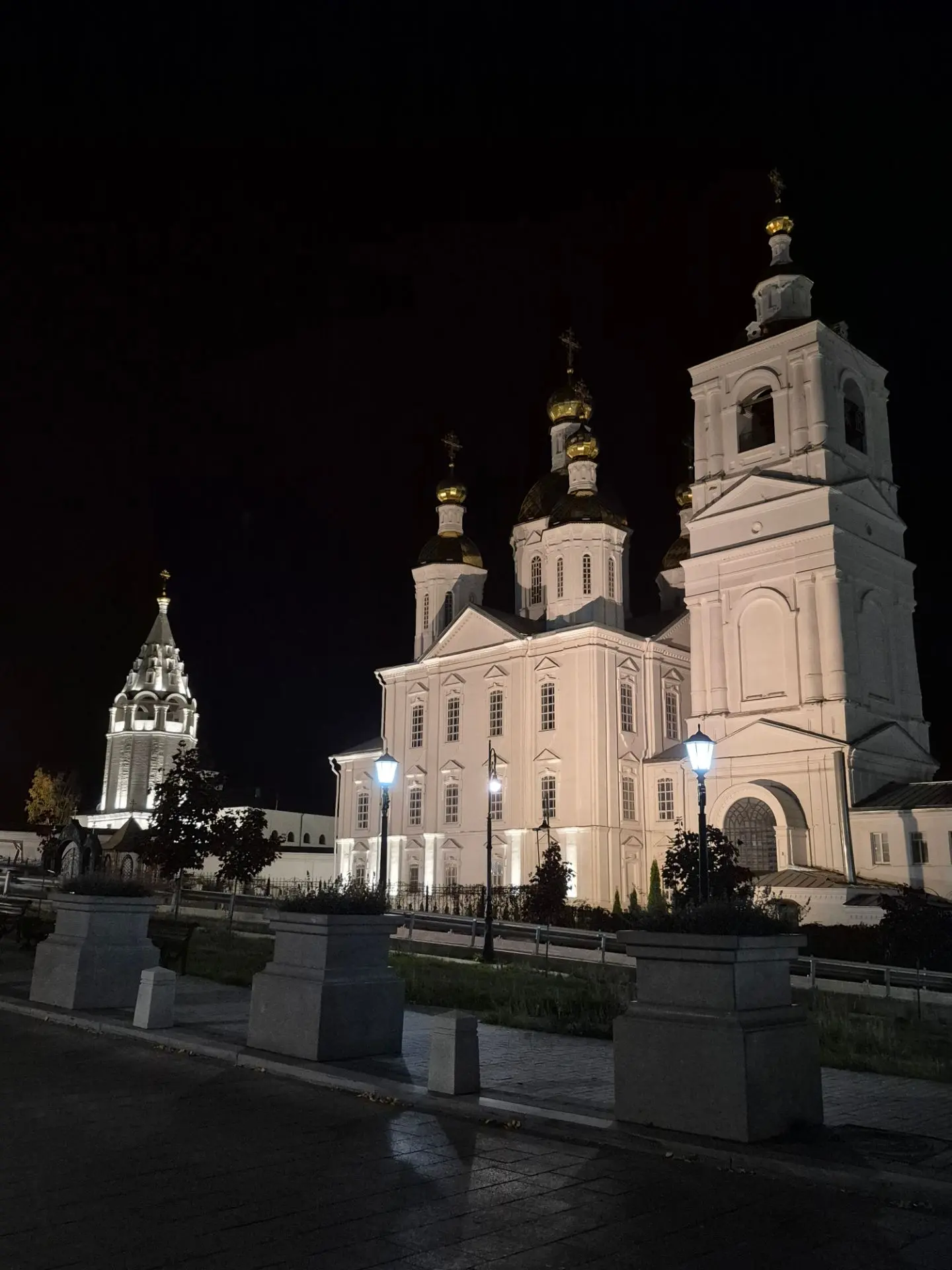 Оказывается, гордость Арзамаса - это гуси🪿🪿🪿 и лук🧅. Ну, ещё Аркадий Петрович Гайда...