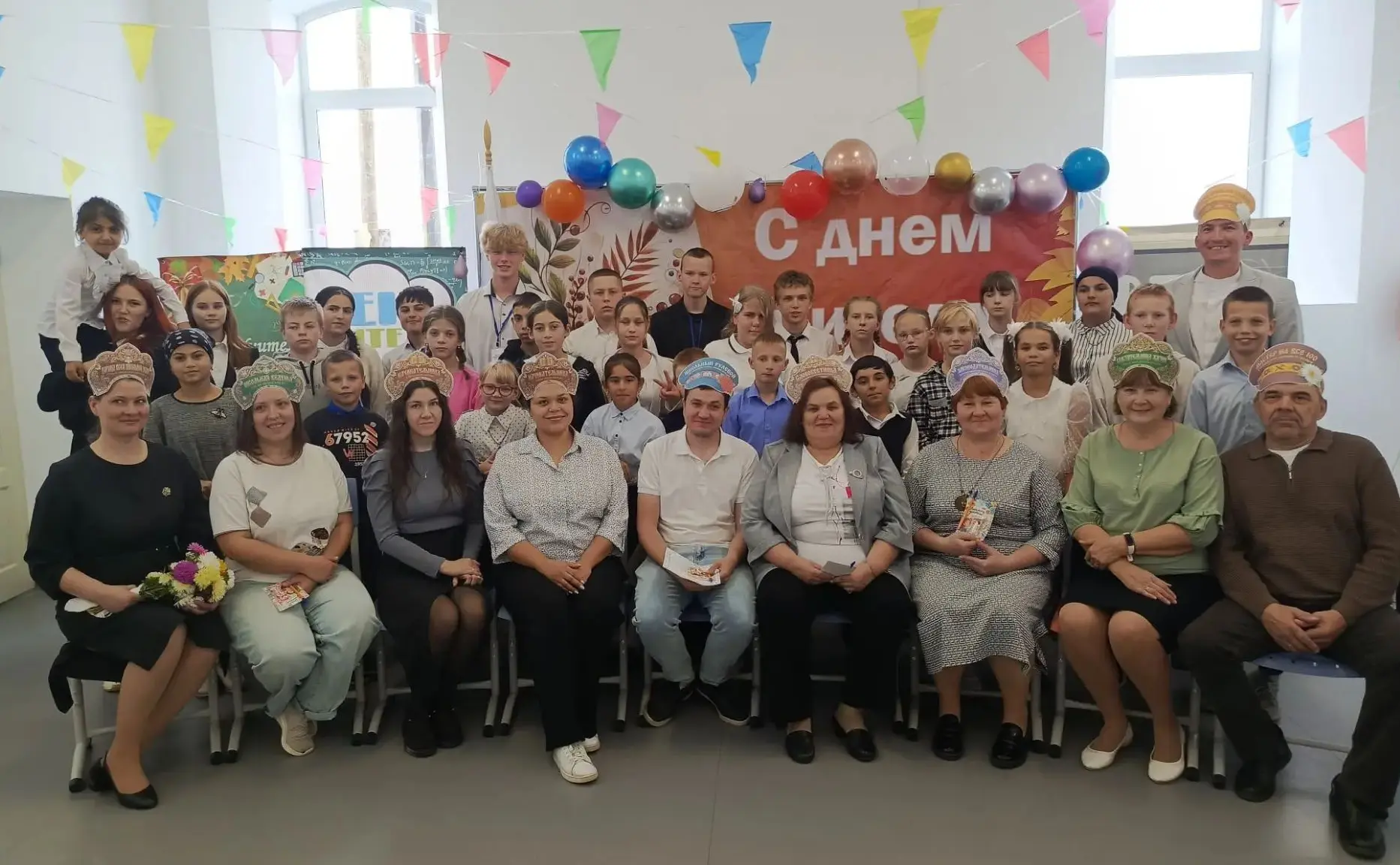 🎉Как мы поменялись ролями с учителями! День учителя в школе № 28! 👣🎓