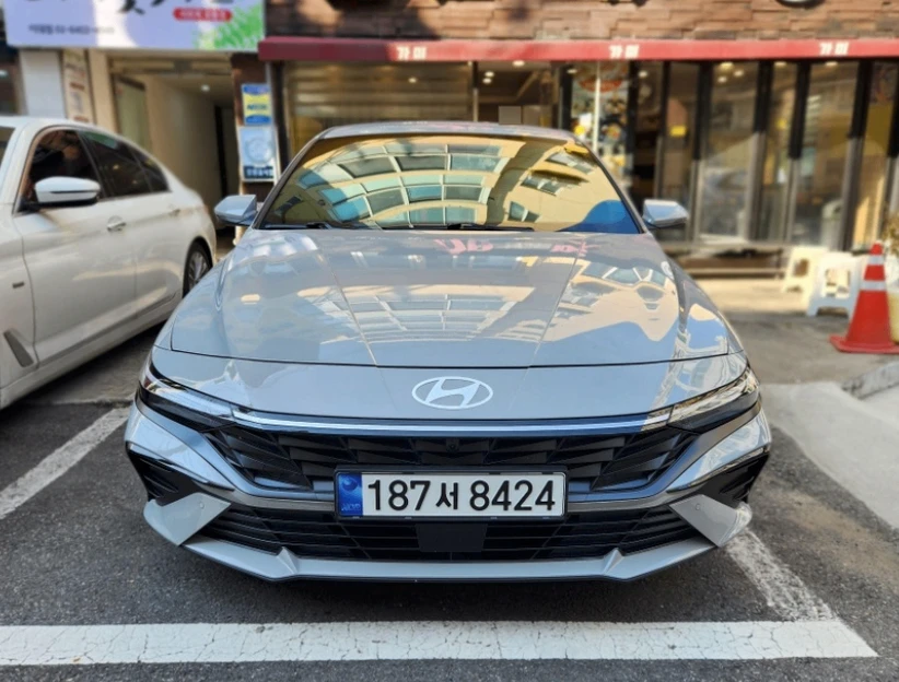 🇰 Hyundai Avante (Elantra) CN7 1.6 Inspiration 2023: Топовый седан в бежевой коже с ве...