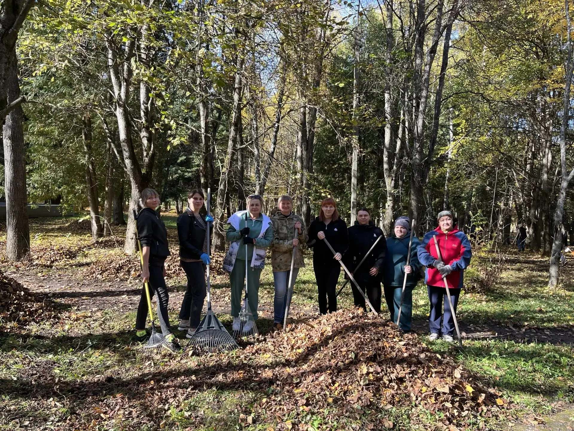 🍂В пятницу библиотекари Становлянской   МЦБ вместе с представителями других организаци...