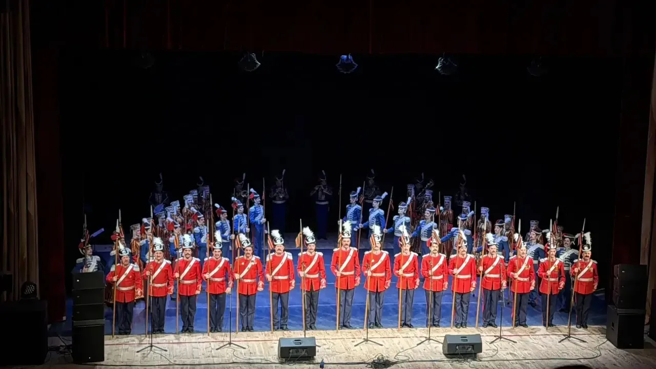 Завершились гастроли государственного ансамбля песни и пляски Донских казаков им.А.Квас...