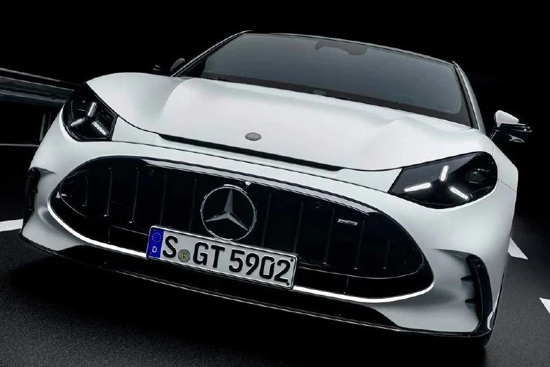 Четырехдверное купе Mercedes-AMG GT 4-Door Coupe — первый электрический гиперкар марки.