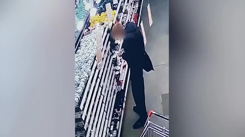 🔖В Уфе двое мужчин подменили ценники на дорогие дрели