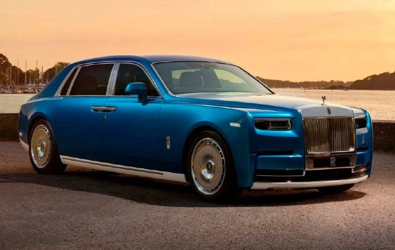 Компания Rolls-Royce представила уникальную модификацию "Regatta" на базе длиннобазного...