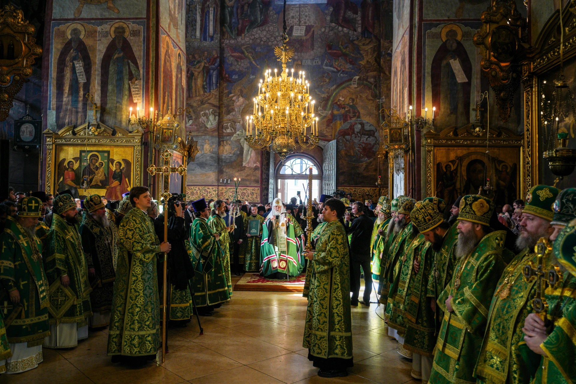 Патриаршее служение в Троице-Сергиевой Лавре в день памяти преподобного Сергия Радонежс...