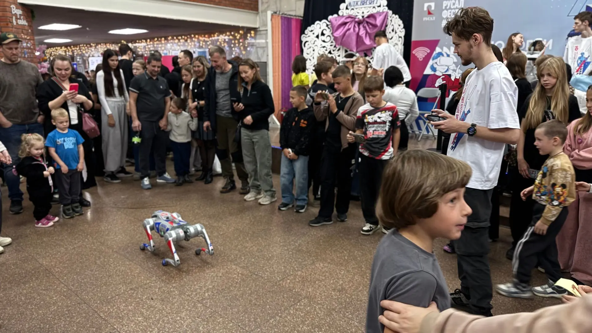 В ДК «Визит» состоялось открытие юбилейного, десятого фестиваля «РУСАЛ ФестивAL #НАУКА»