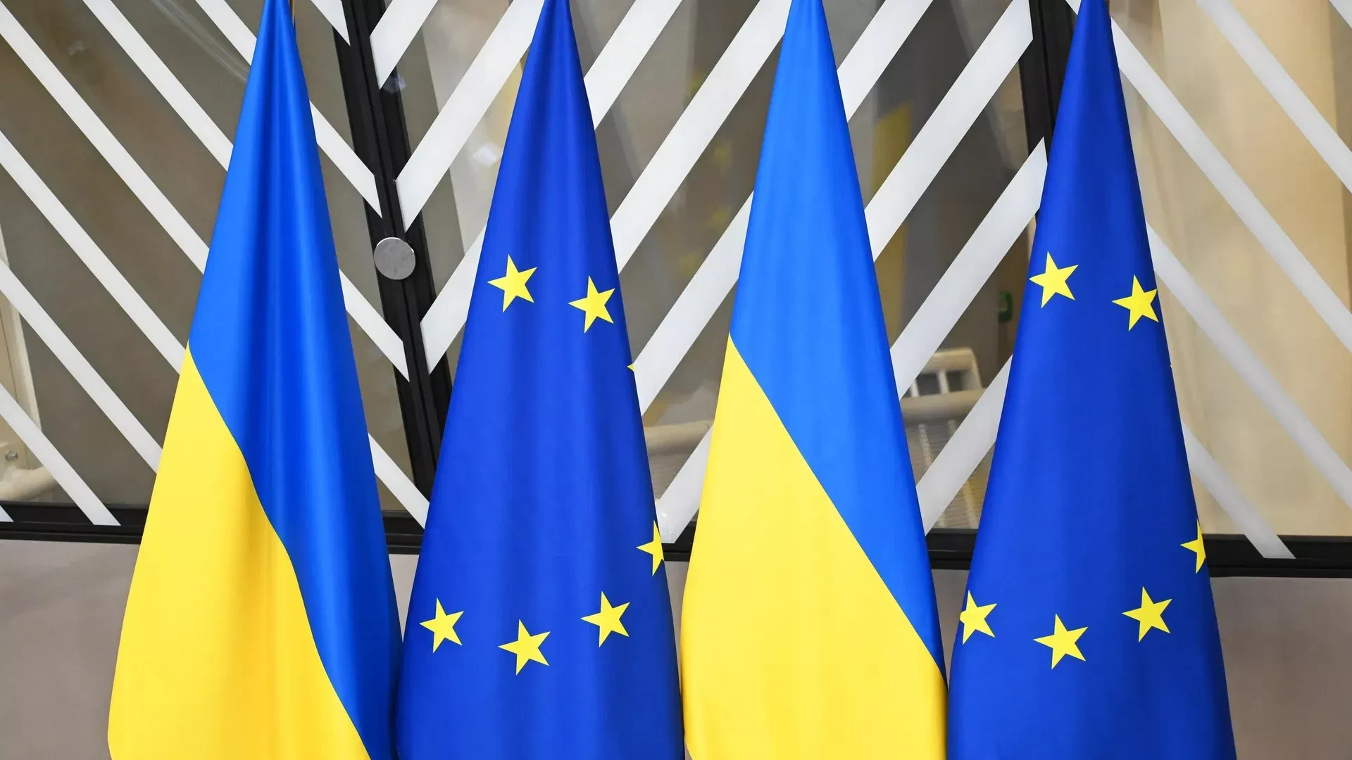 ЕС не сможет восполнить поставки оружия Украине при блокировке PURL.