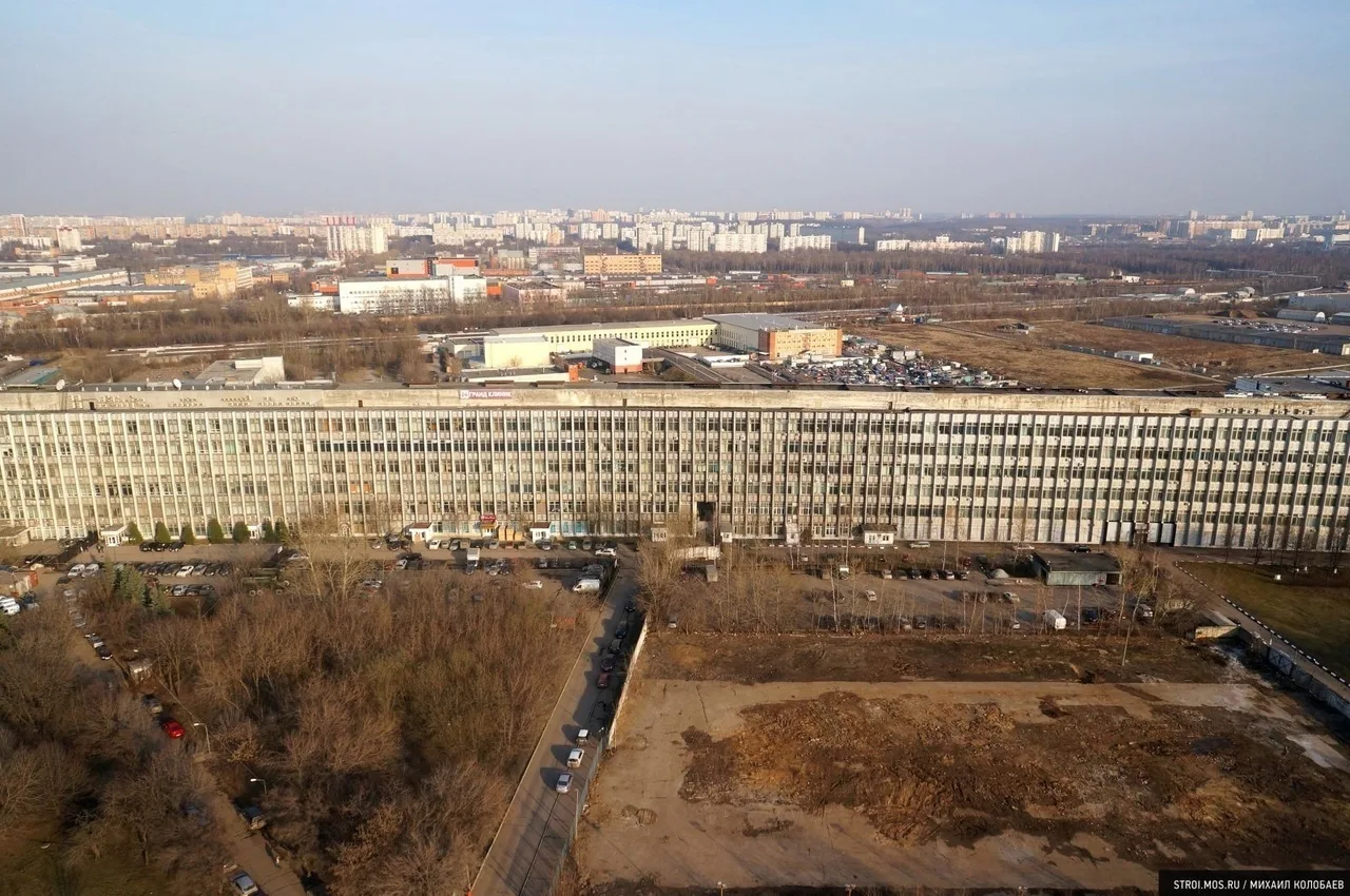 Лежачий небоскрёб