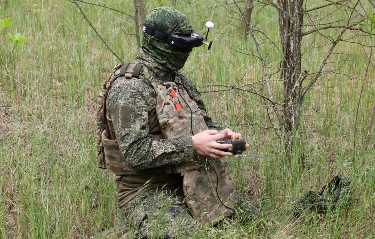 ВС РФ ночью поразили предприятия ВПК, логистические центры, объекты железнодорожной и п...