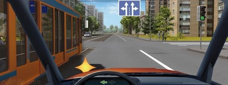 При повороте налево Вы: