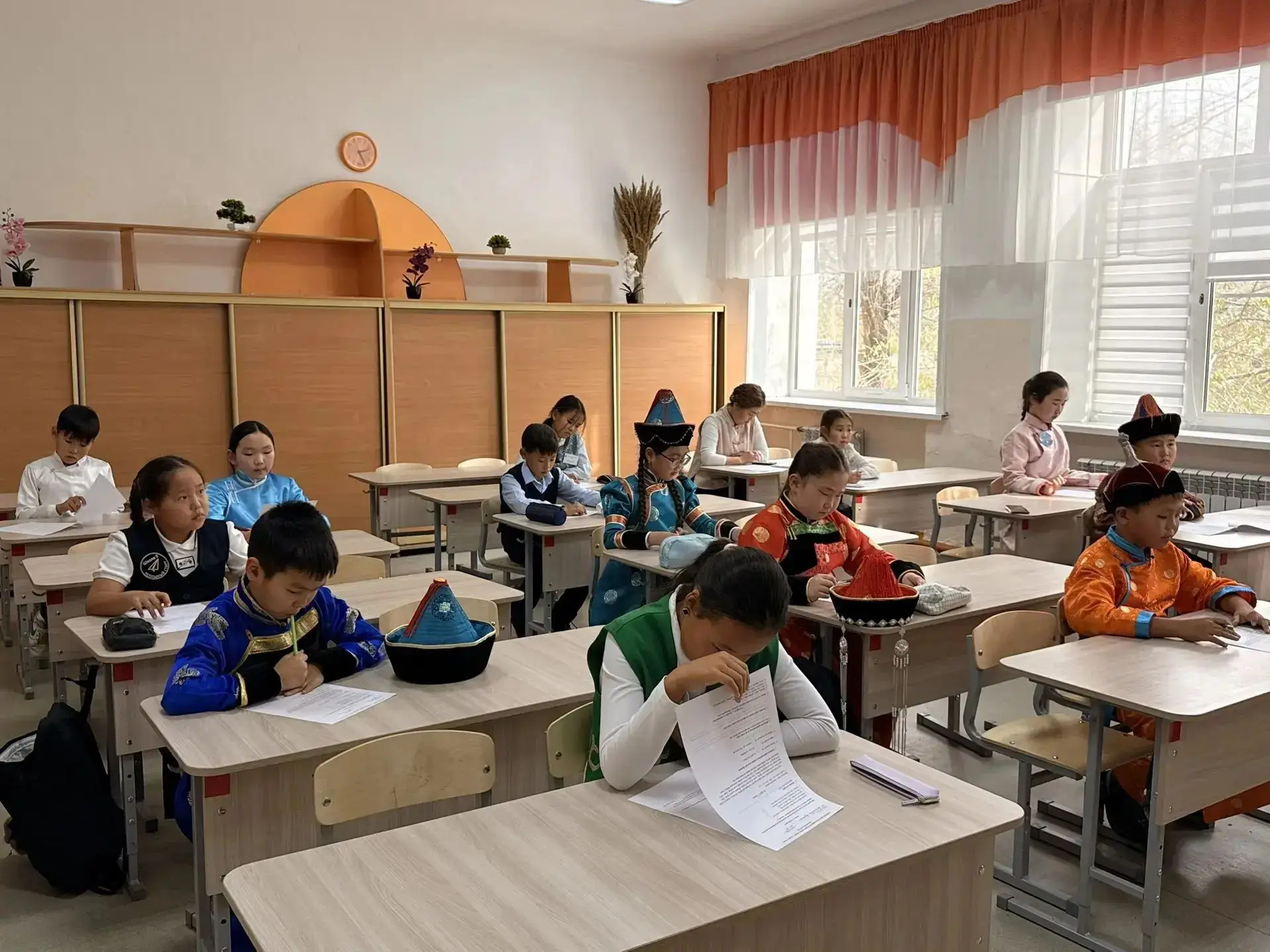 🏆 Юные полиглоты Бурятии: в гимназии №29 развернулась борьба за знание родного языка