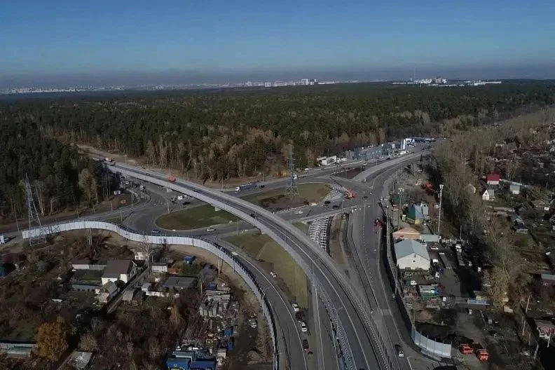 🚧 На развязке временно изменят схему движения