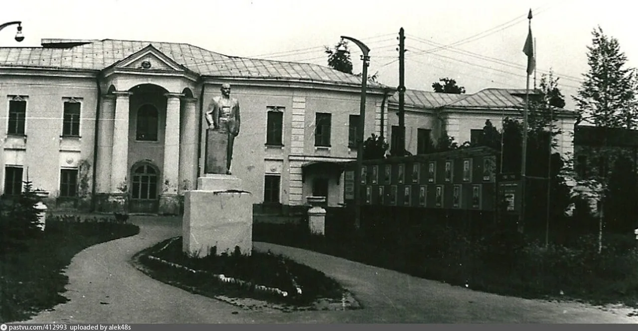 Племзавод Птичное