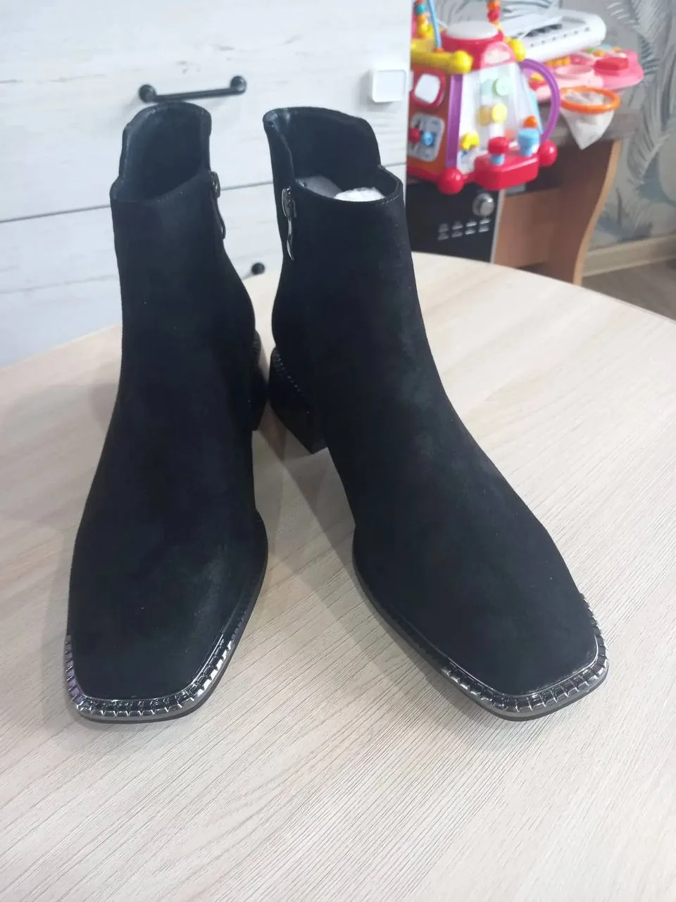 ЖЕНСКИЕ БОТИНКИ — ПРОДАЖА