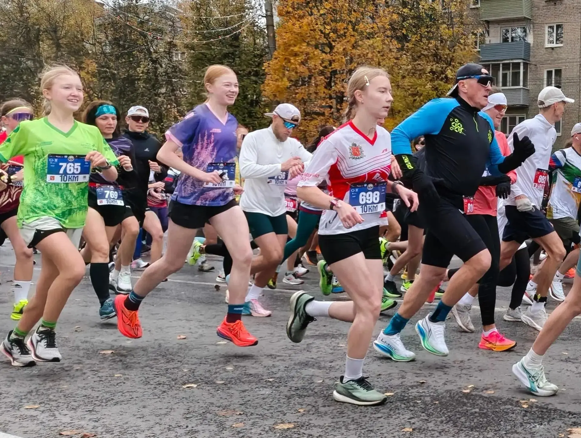 ПОЛУМАРАФОН «ГОРОД ОРУЖЕЙНИКОВ»! 🏃‍♀️🏃‍♂️🔥 Ковров бежит! В нашем городе состоялся гр...