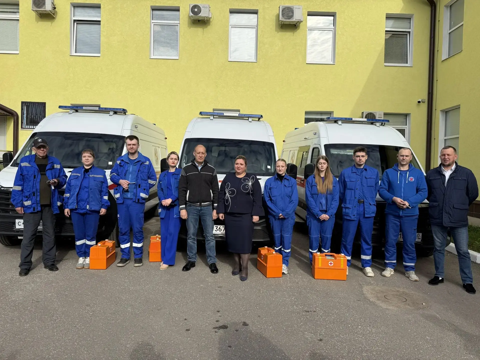 Принял участие в приеме трёх новых автомобилей региональному центру скорой медицинской ...