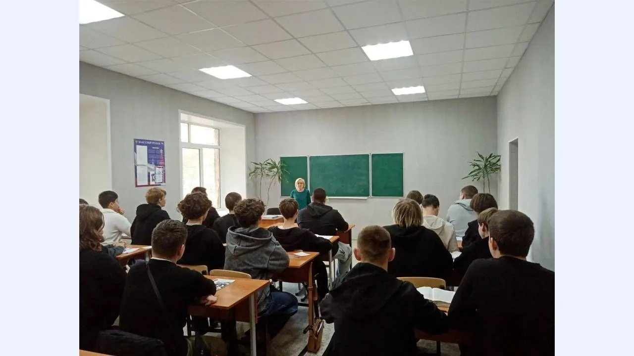 Для студентов первого курса был организован библиографический урок под руководством биб...