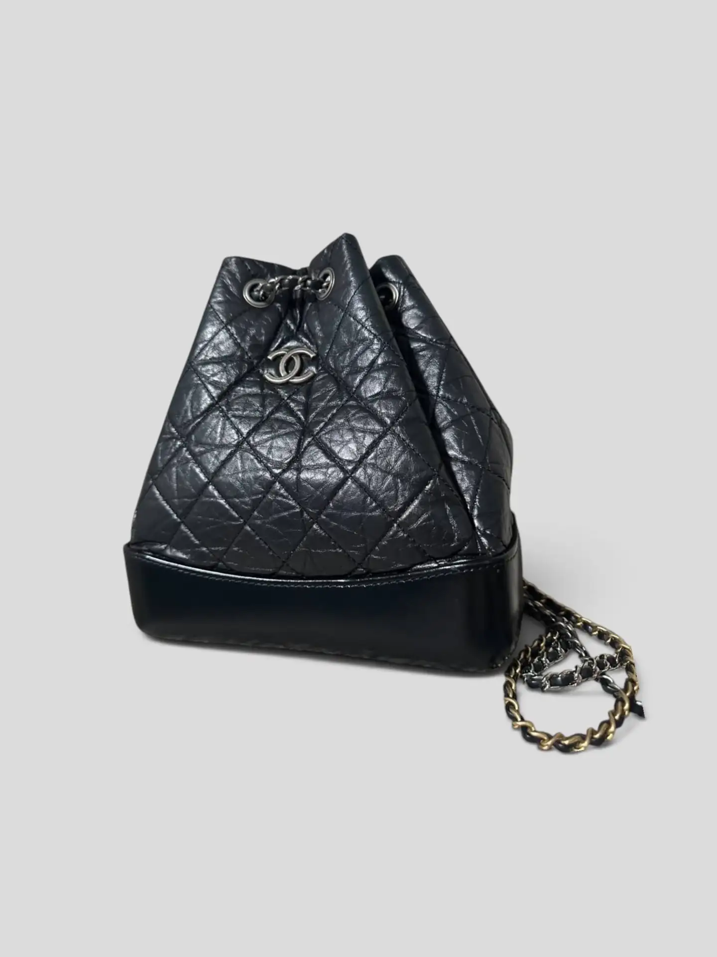 Рюкзак Chanel Gabrielle в отличном состоянии, размер 21 см, на чипе.